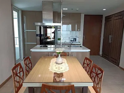 Cuisine; électroménager, lumière naturelle