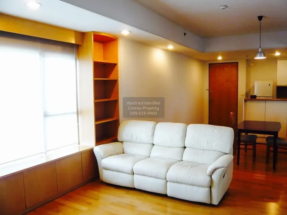 Oturma odası; doğal ışık, modern stil