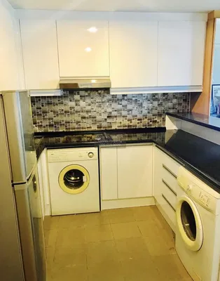 Mutfak; fayans zemin, mutfak aletleri