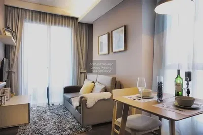 Soggiorno; luce naturale, stile moderno