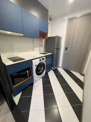 Keuken; keukenapparatuur, tegelvloer, gerenoveerd