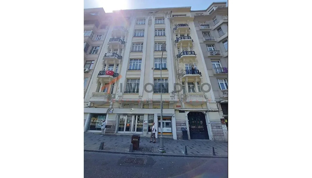 Dům a okolí; výhled