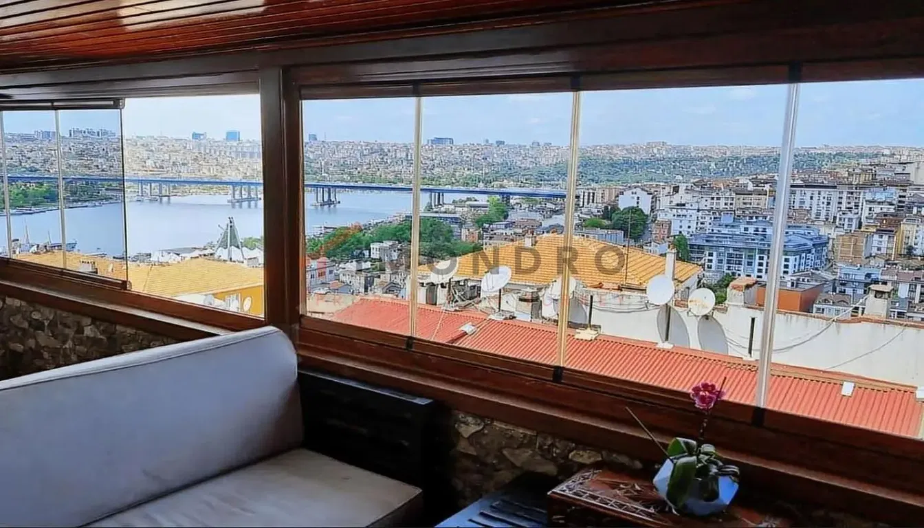 Дневна соба; поглед, природно светло