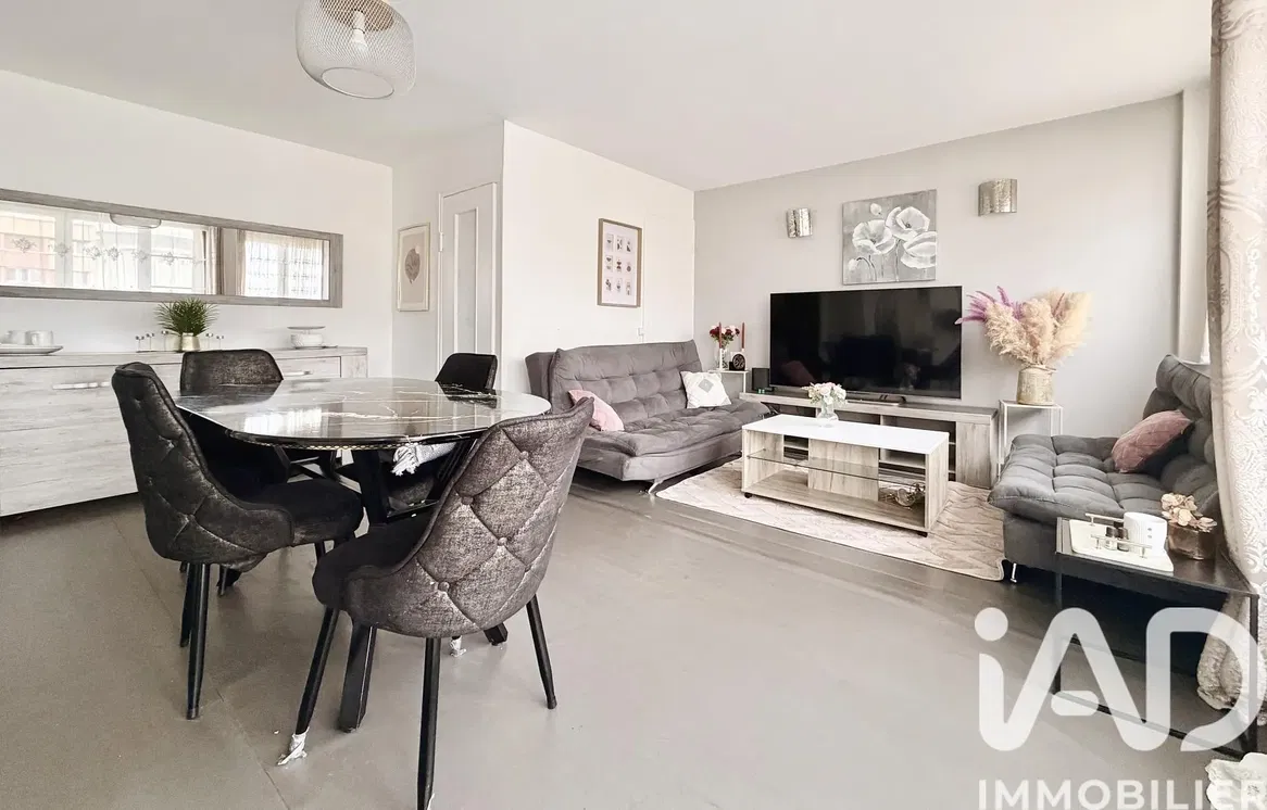 Oturma odası; doğal ışık, modern stil