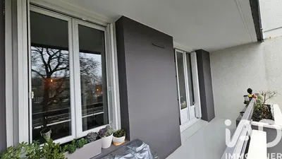 Балкон; поглед, природно светло