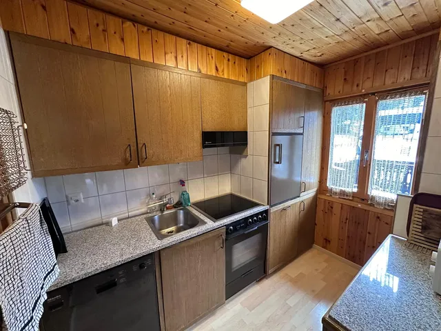 Keuken; keukenapparatuur, houten balken