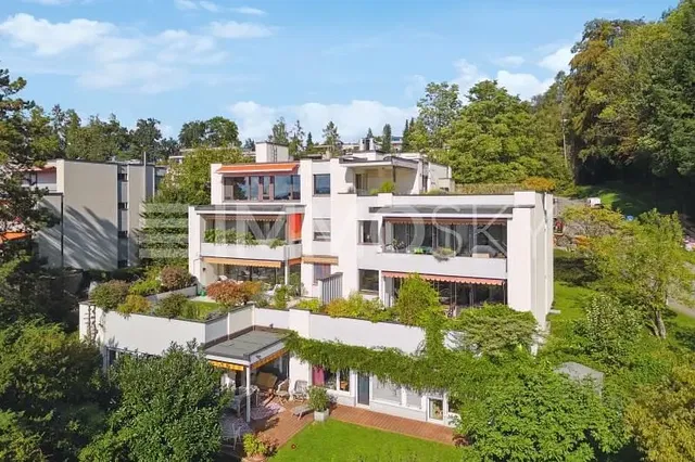 Maison et environs; vue