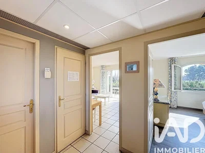 Дневна соба; поглед, природно светло