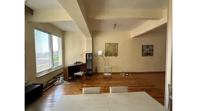 Dnevna soba; pogled, drveni pod, prirodno svjetlo