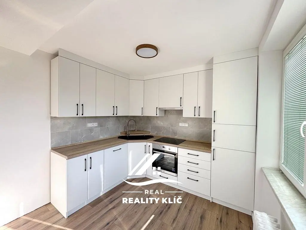 Mutfak; mutfak aletleri, tadilatlı, doğal ışık, modern stil