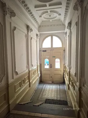 Garderobe; hohe decken, holzbalken