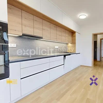 Kuchyňa; kuchynské spotrebiče, po rekonštrukcii, prirodzené svetlo, moderný štýl