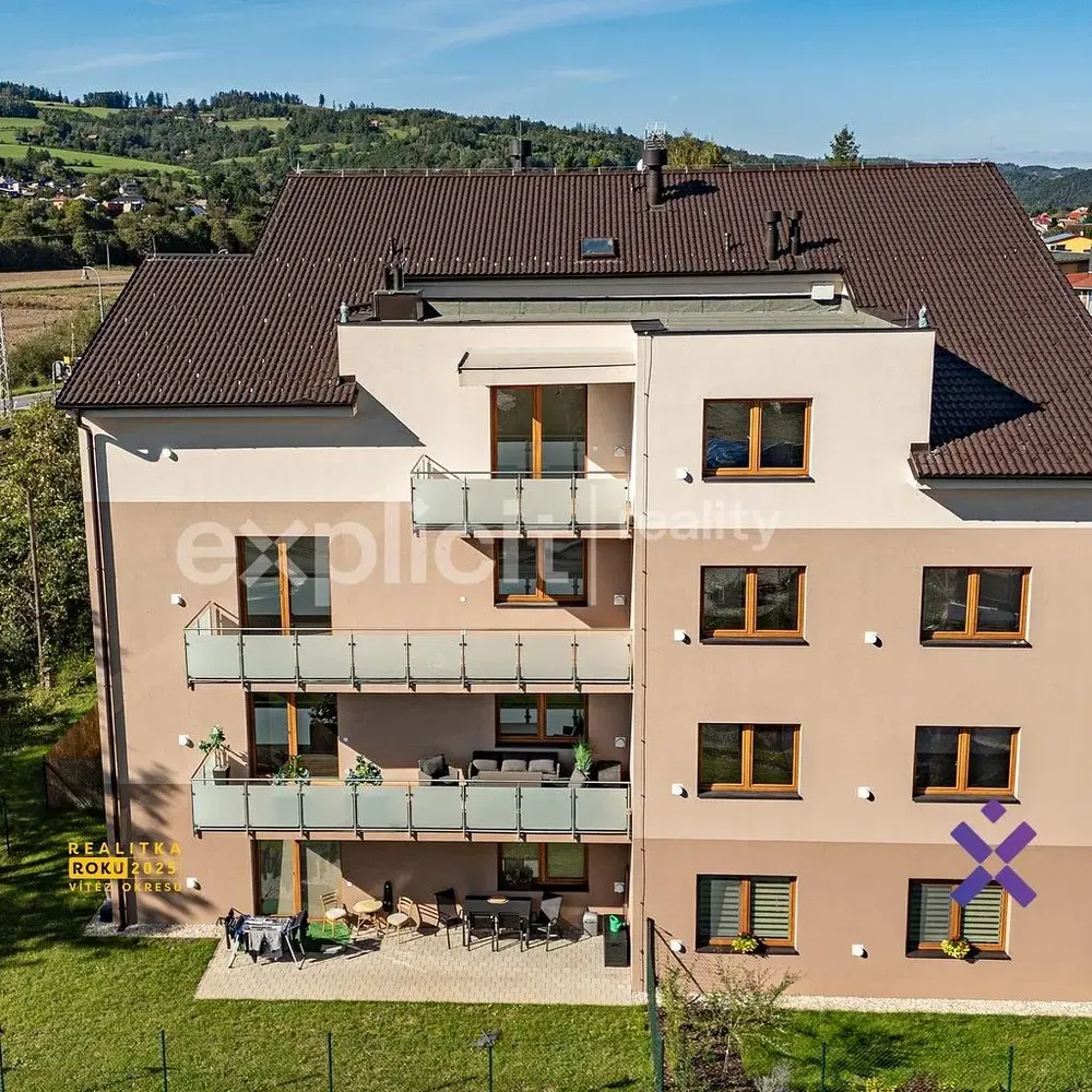 Dom a okolie; výhľad