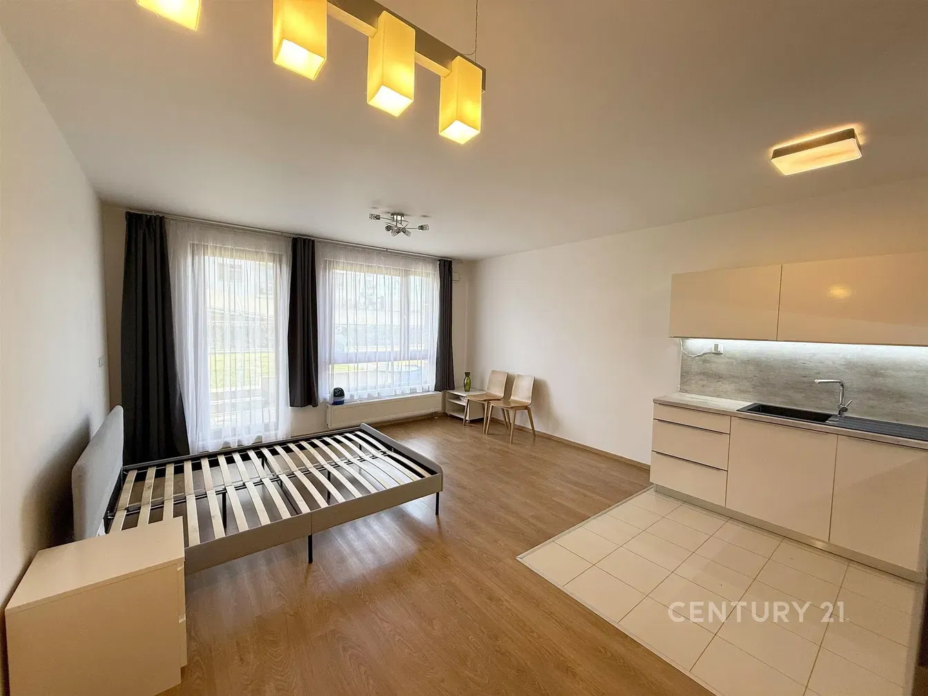 Küche; tageslicht, moderner stil, fliesenboden, holzboden