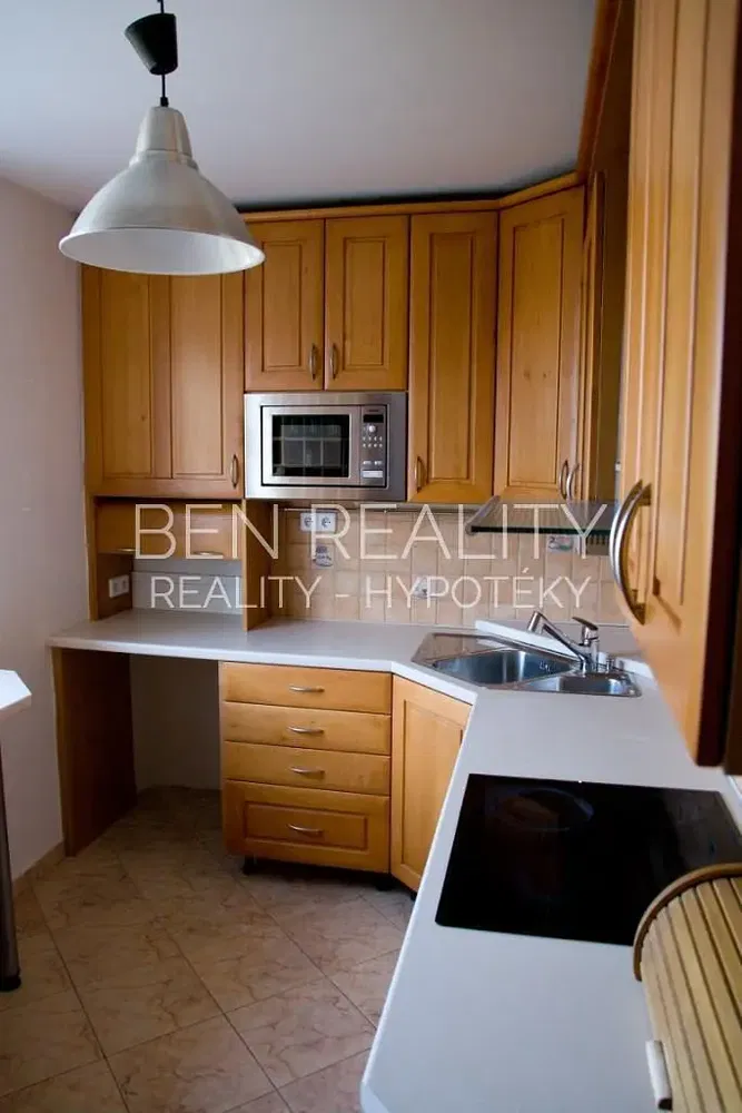 Mutfak; mutfak aletleri, fayans zemin