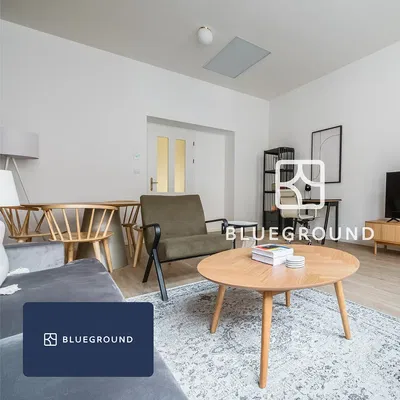 Wohnzimmer; moderner stil, holzboden, tageslicht