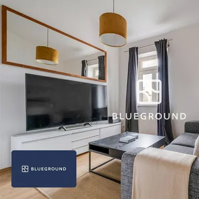 Wohnzimmer; moderner stil, holzboden, tageslicht