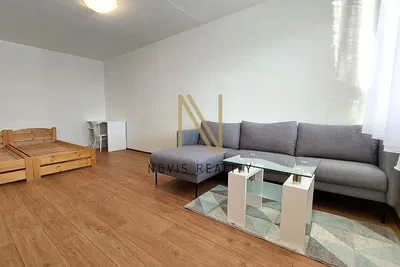 Wohnzimmer; holzboden, tageslicht, moderner stil