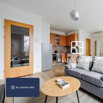 Wohnzimmer; blick, küchengeräte, tageslicht, moderner stil