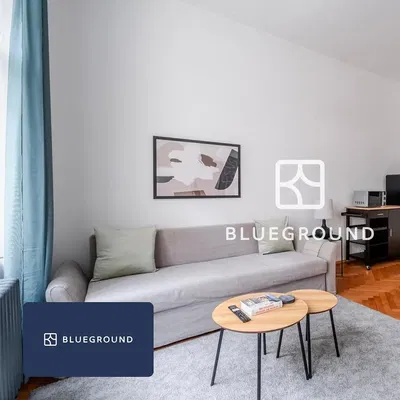 Wohnzimmer; moderner stil, holzboden, tageslicht