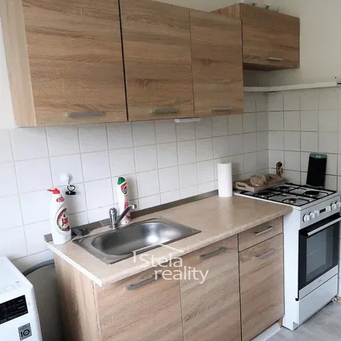 مطبخ; أجهزة المطبخ, أرضية من البلاط