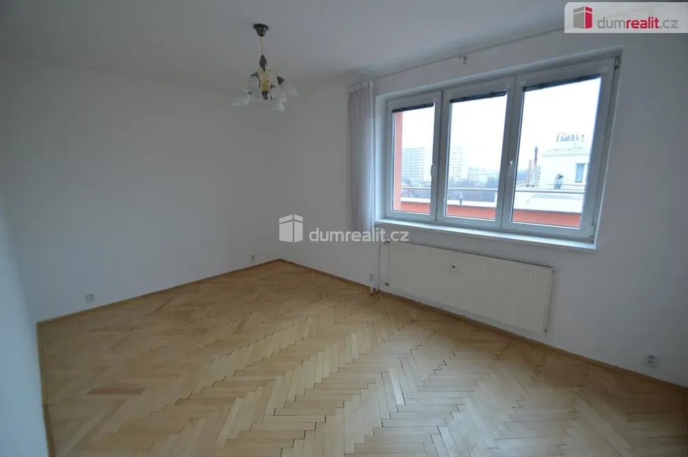 Salon; vue, parquet, lumière naturelle