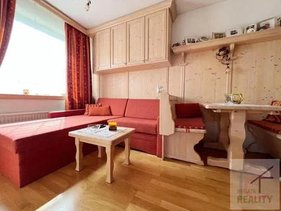 Salon; parquet, lumière naturelle, style rustique