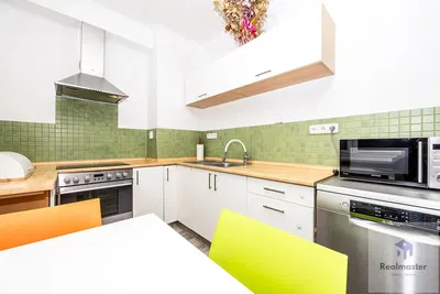 Küche; küchengeräte, fliesenboden, renoviert, tageslicht, moderner stil