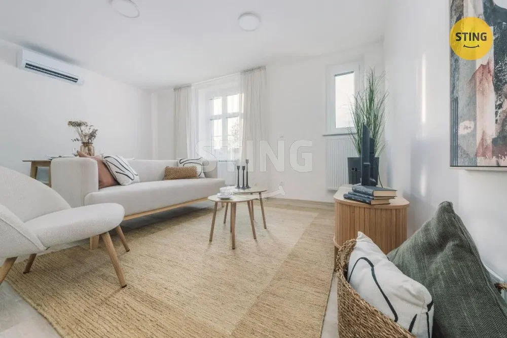 Wohnzimmer; tageslicht, moderner stil