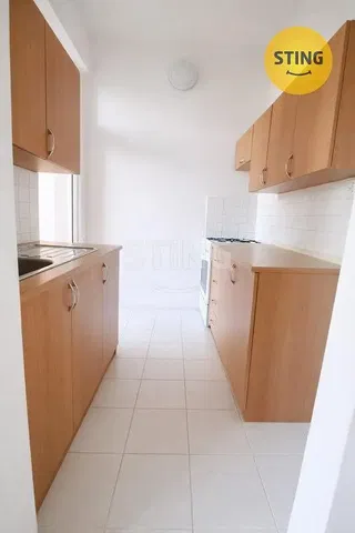 Cuisine; carrelage, électroménager