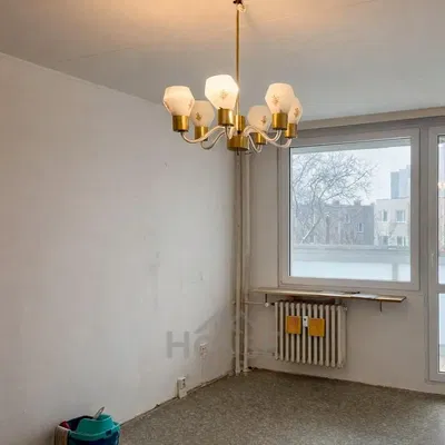 Ostalo; prirodno svjetlo, potrebna renovacija, pogled