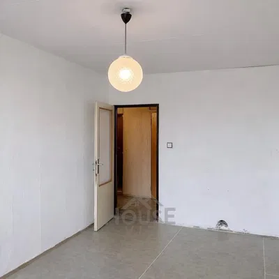 Ostalo; pločice, prirodno svjetlo