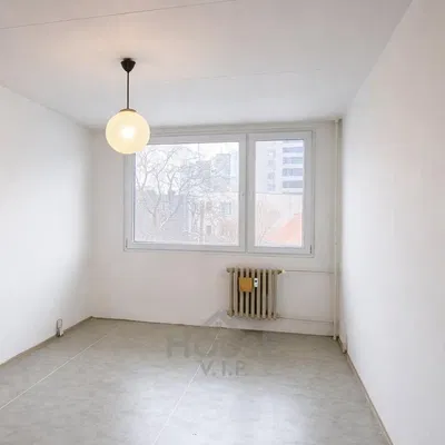 Dnevna soba; prirodno svjetlo, pločice, pogled