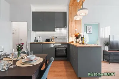 Mutfak; mutfak aletleri, doğal ışık, modern stil