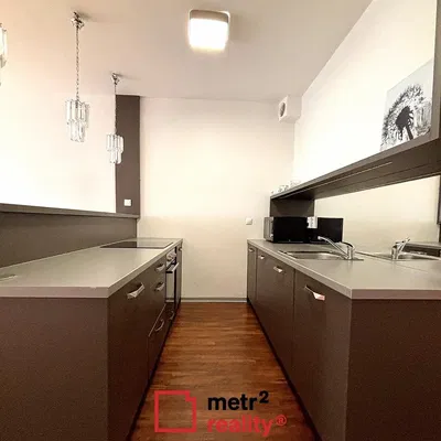 Cuisine; électroménager, style moderne, rénové, lumière naturelle