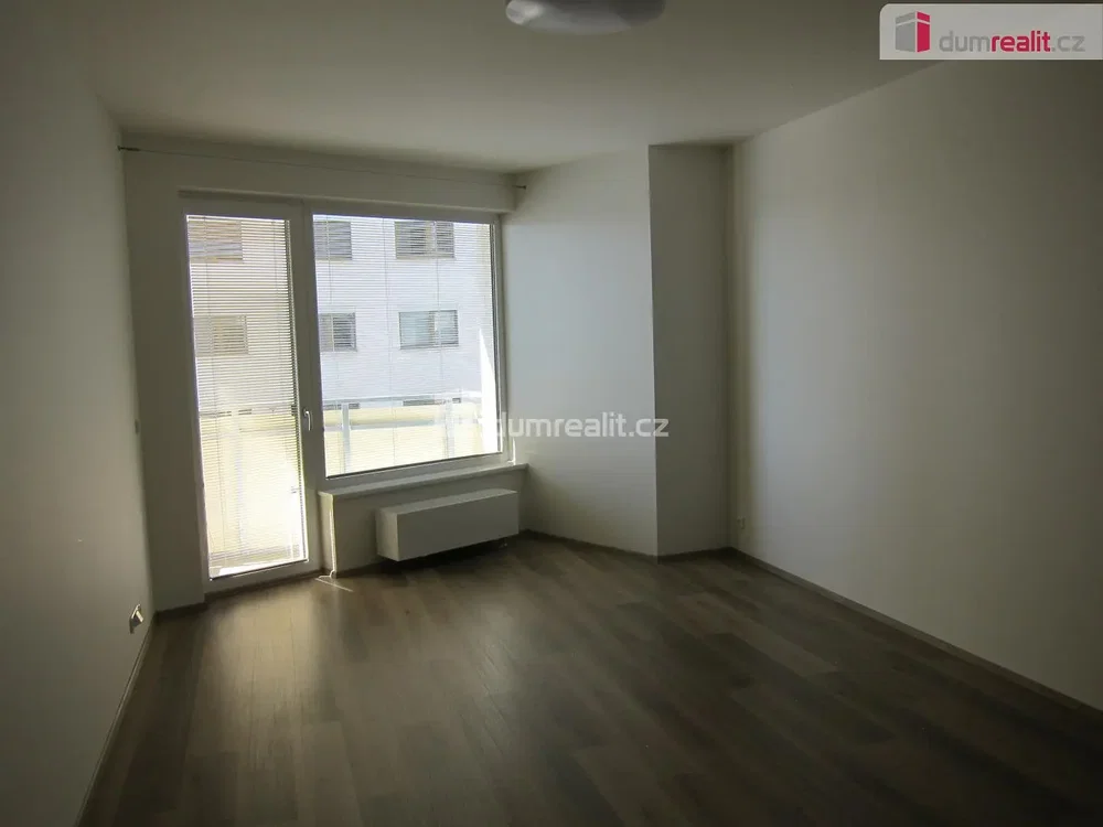 Wohnzimmer; blick, holzboden, tageslicht