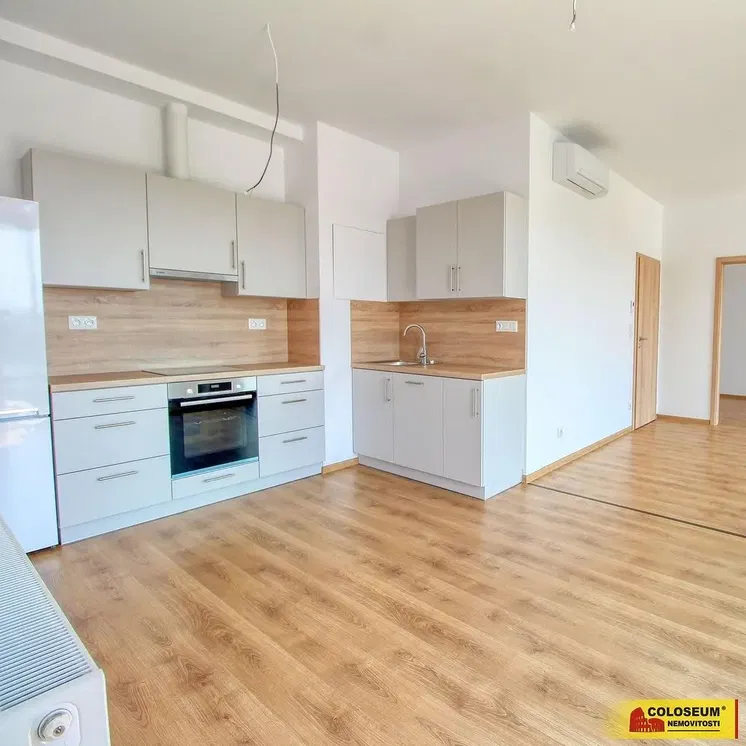 Küche; küchengeräte, tageslicht, moderner stil, holzboden