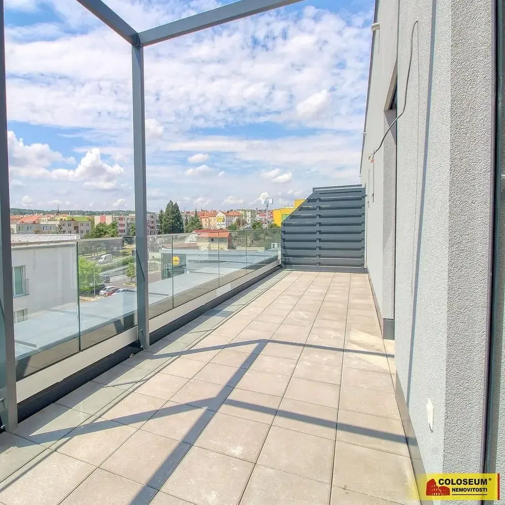 Balkon; fliesenboden, blick