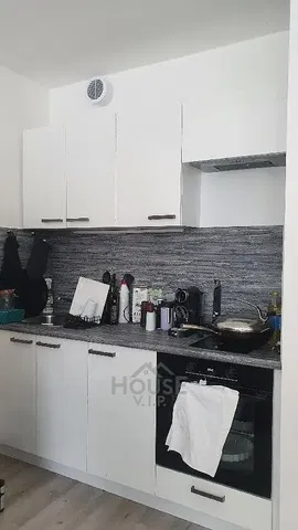 Cozinha; eletrodomésticos, luz natural, estilo moderno