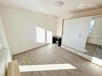 Schlafzimmer; tageslicht, holzboden