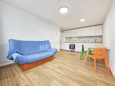 Kuhinja; drveni pod, moderni stil