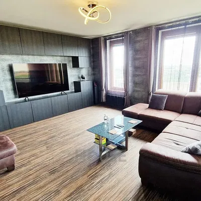 Oturma odası; doğal ışık, modern stil