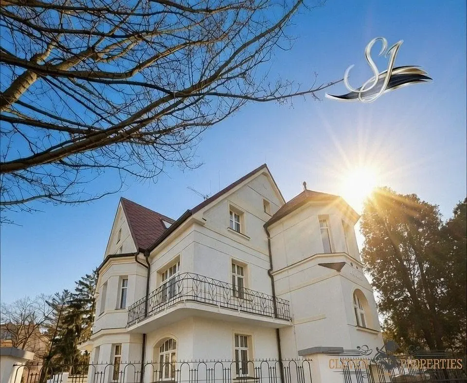 Maison et environs; vue