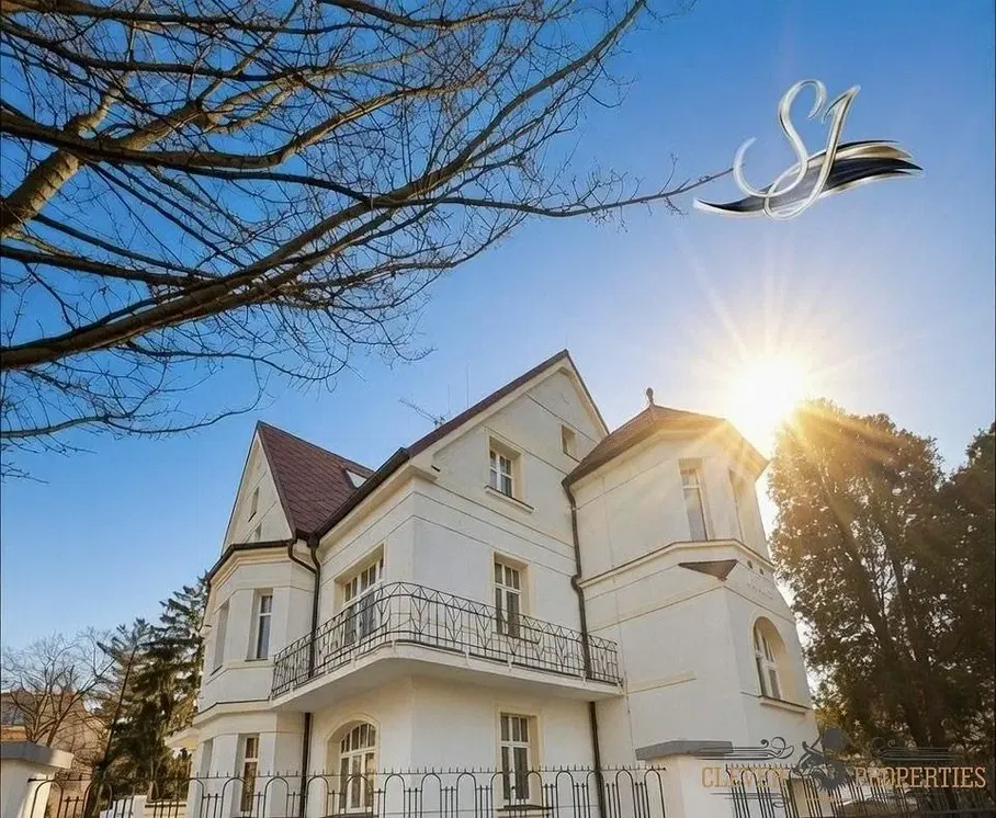 Maison et environs; vue