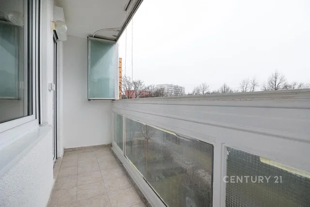 Balkon; uitzicht, tegelvloer