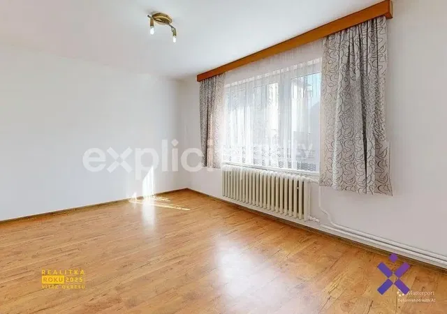 Salon; parquet, lumière naturelle