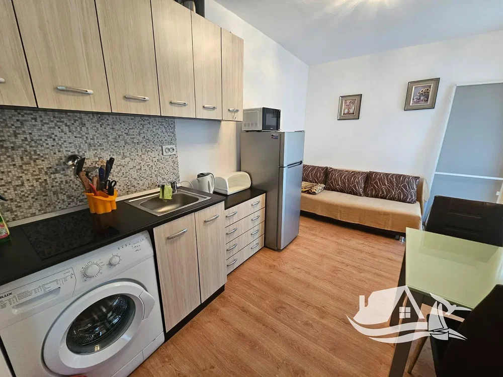 Κουζίνα; συσκευές κουζίνας, πλακάκια