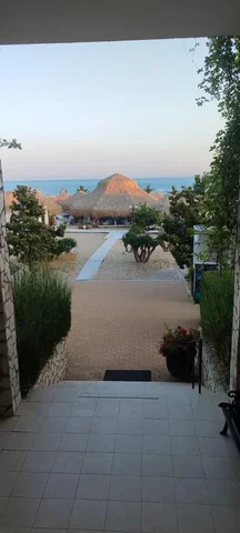 Ταράτσα; θέα, πλακάκια, φυσικό φως