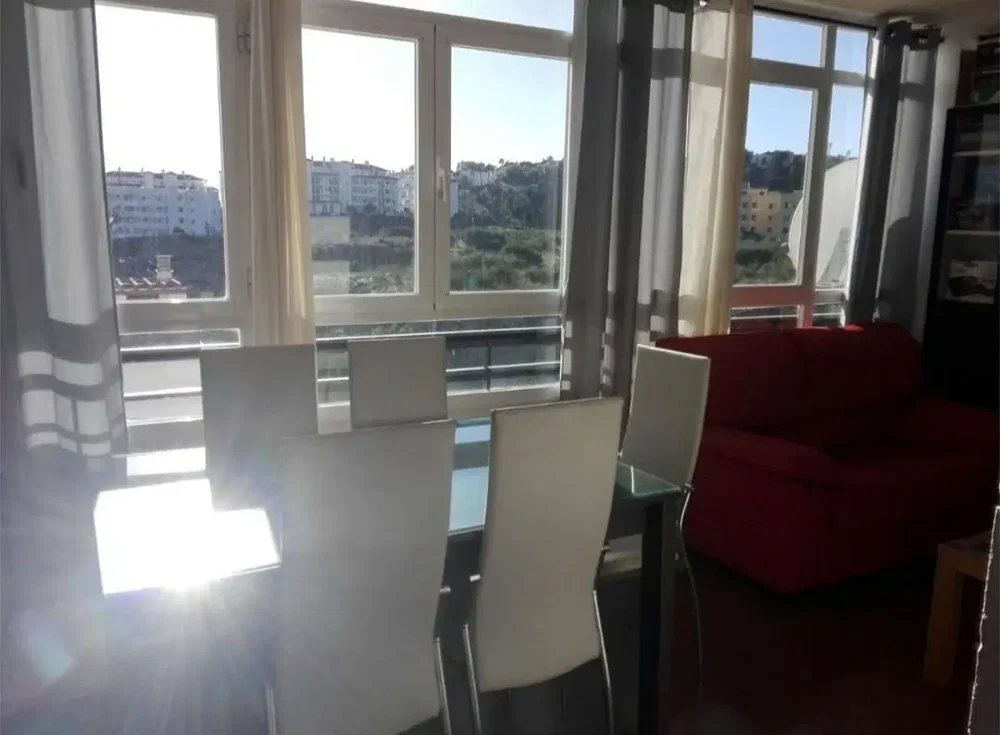 Oturma odası; manzara, doğal ışık