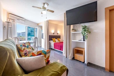 Wohnzimmer; blick, tageslicht, moderner stil